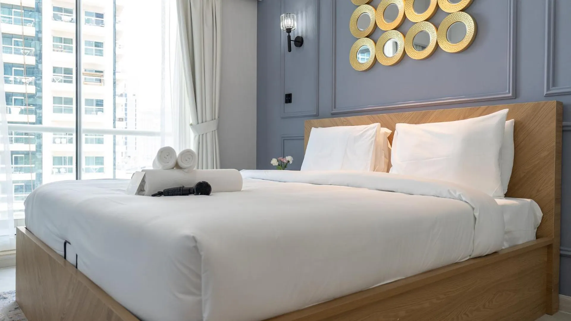 Simple Yet Special 1 Bed For 2 In Mayfair Tower Business Bay Apartman Dubaj 0*,