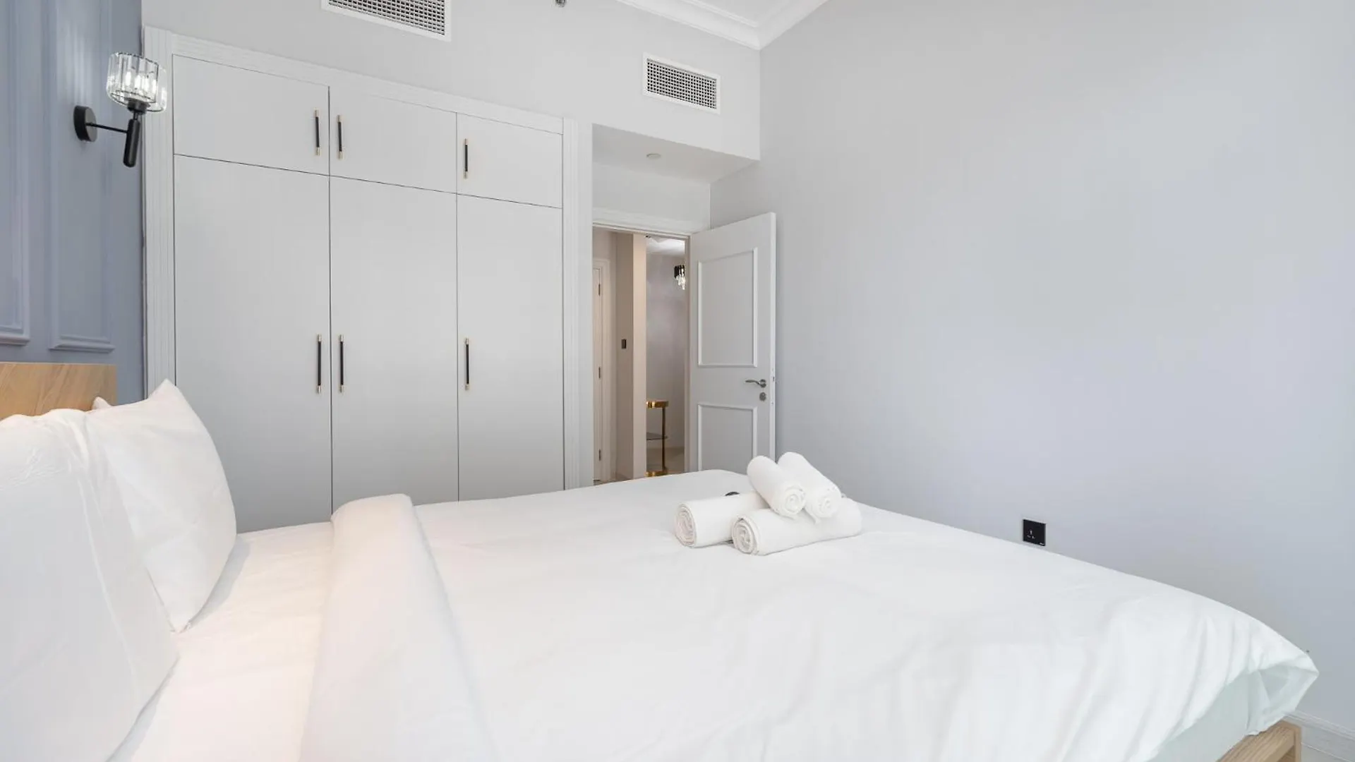 Simple Yet Special 1 Bed For 2 In Mayfair Tower Business Bay Apartman Dubaj