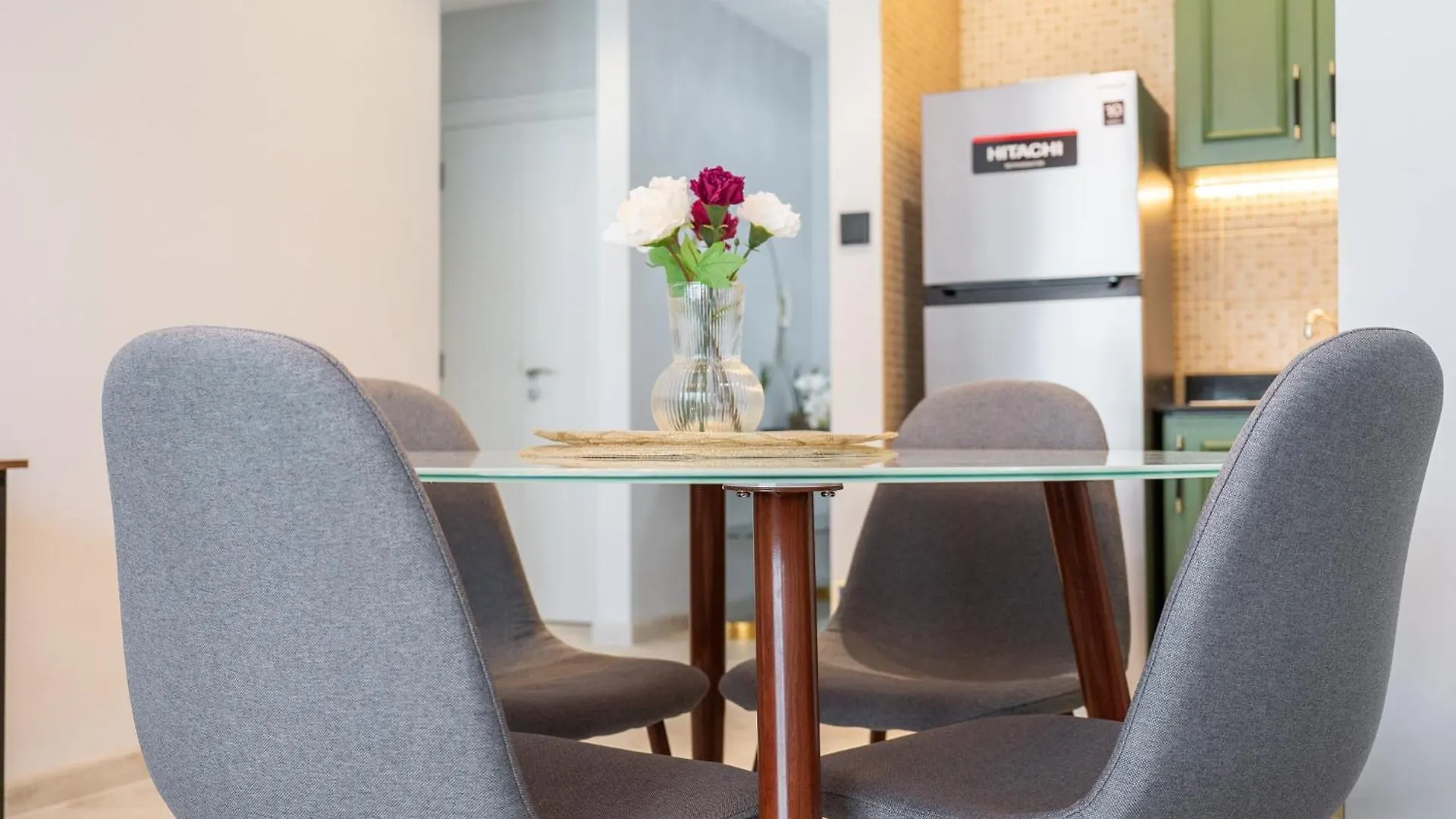 Simple Yet Special 1 Bed For 2 In Mayfair Tower Business Bay Apartman Dubaj